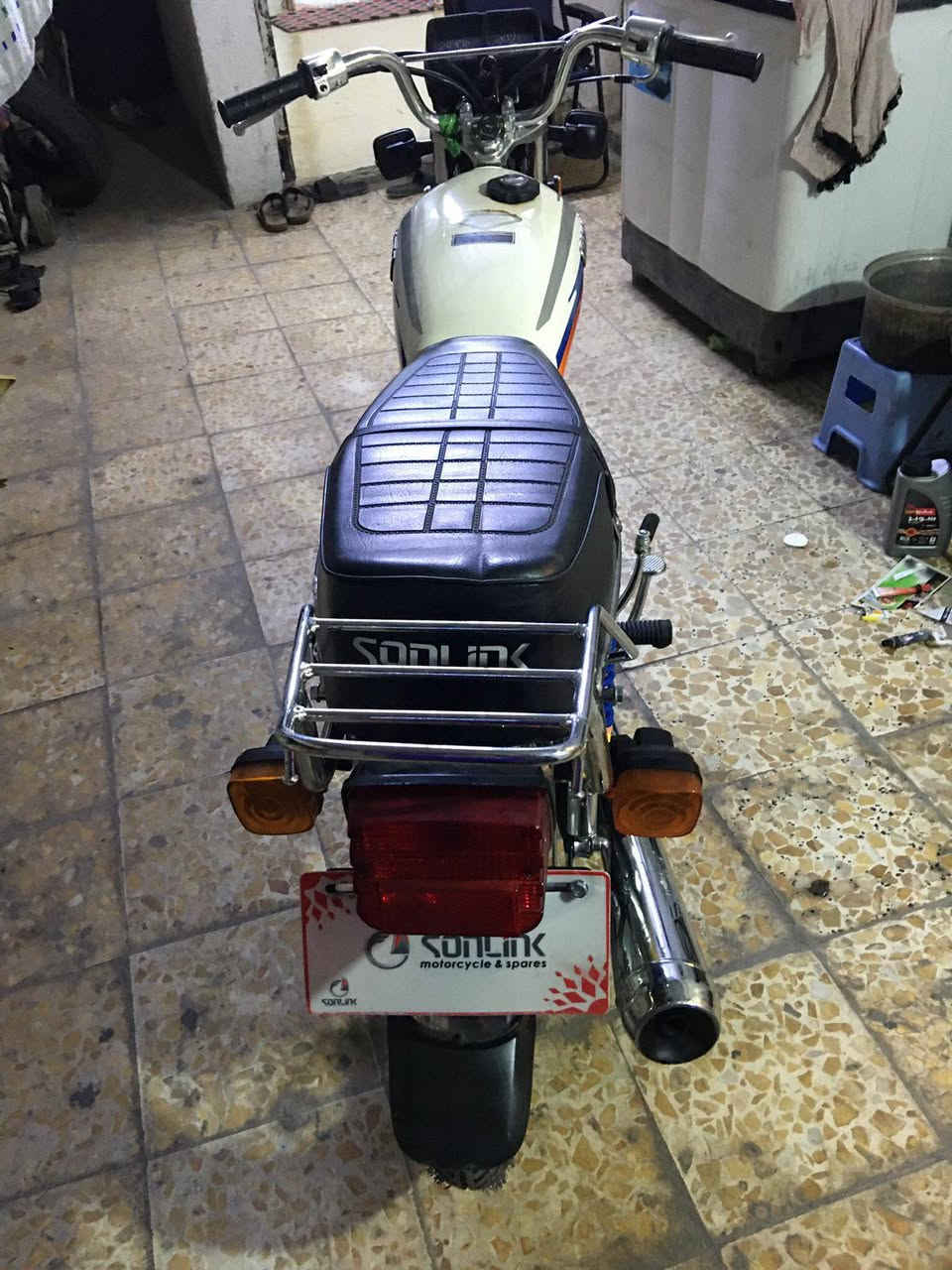 سلام عليكم دراجة سونك 4 كير موديل 2025 اوراق كاملة مدفوع الكمرك مالتهة مكفولة المكينة  ما ممدود عليه سبانة ولا مفتوح برغي مكفولة السعر 650 وبيهة مجال بكاني بغداد بلشعب رقمي ***********
