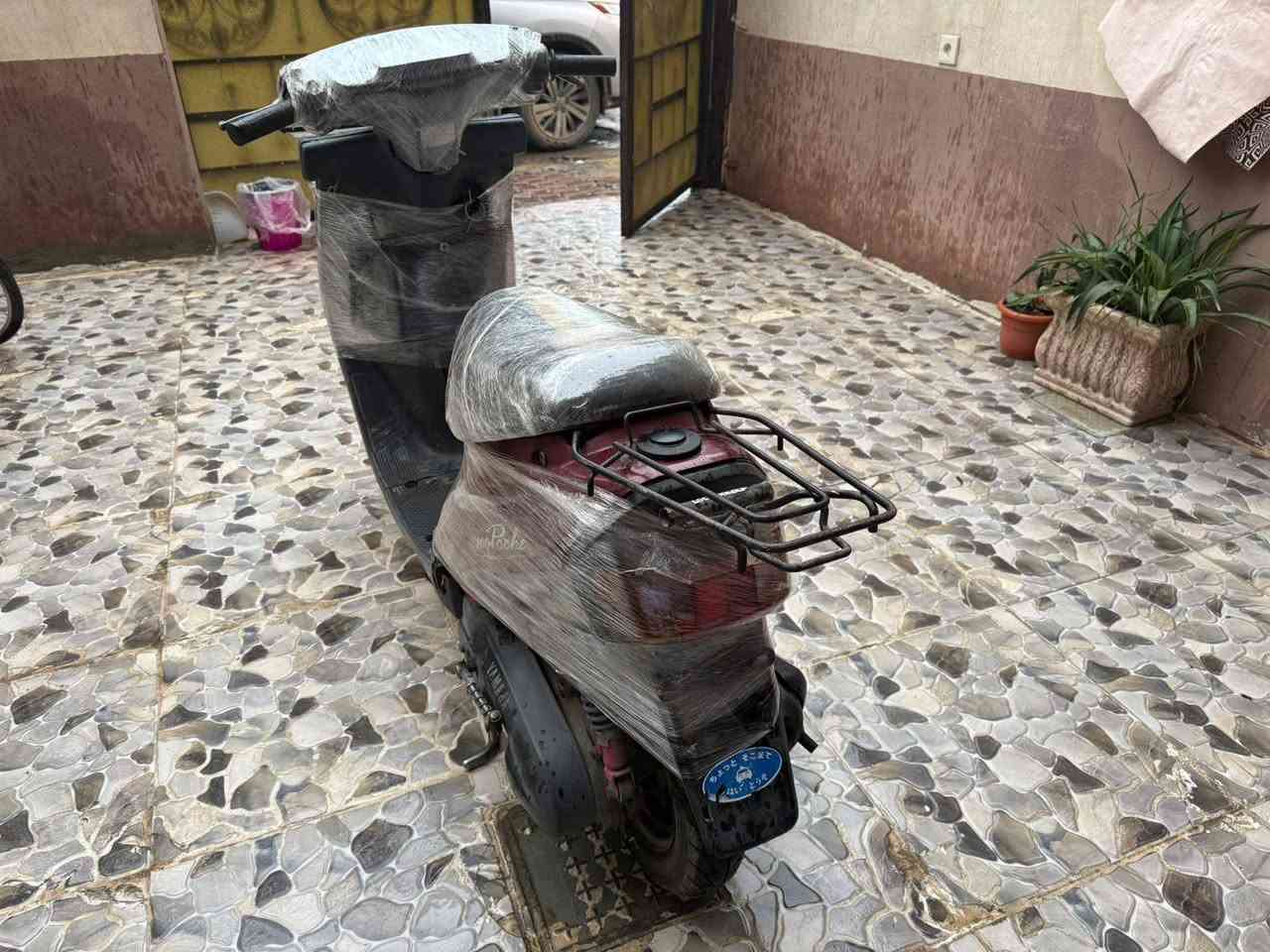 سلام عليكم
ماطور ياماها للبيع كل شي عل بلاد مكينه ما مفتوح الكهربائيات كلها تشتغل التايرات جديده فقط يحتاج تنظيف كابريتر السعر 300وبي مجال 
*********** 
وعل خاص هم اجاوب
