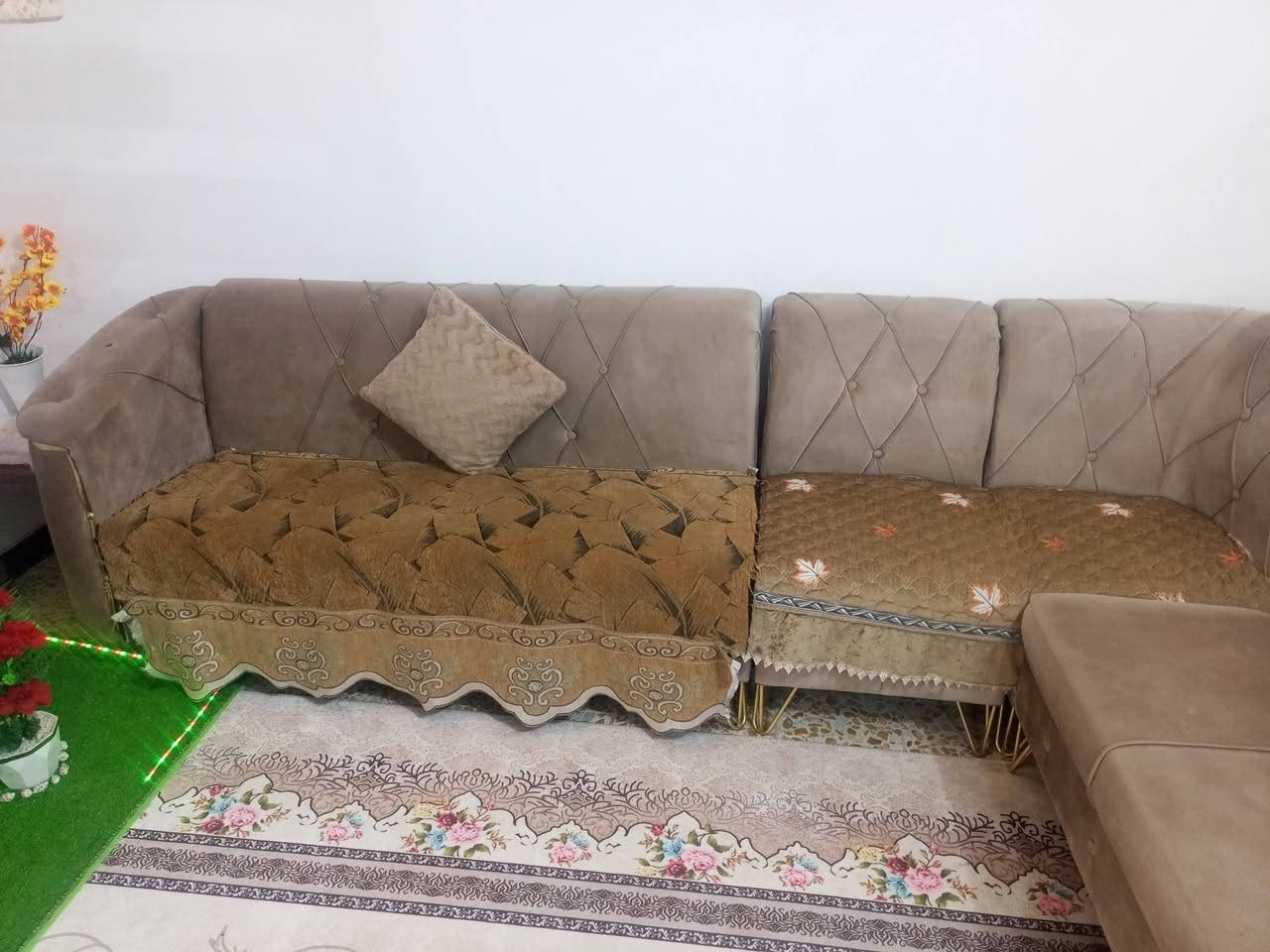 السلام عليكم هاي غراض للبيع 
سعر تخم 300 و بي مجال 
سعر غساله 150و بيه مجال
سعر ميز بلازمه 35
مراسله على واتساب ***********
