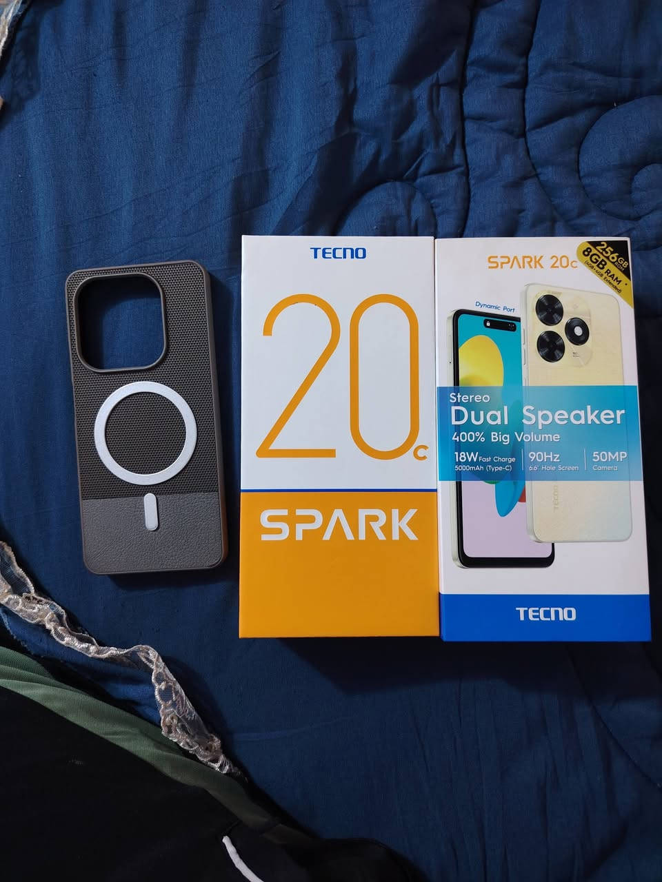 تكنو سبارك 20C
ذاكره 256
بطاريه 5000عملاقه شحن انساه
شاشه 120هرتز
كامل ملحقاته وياه كفر هدية 🎁
جهاز مشحون مرتين
مستخدم3ايام فقط بعده جديد
للبيع او مراوس حسب القناعة


**إذا كنت صاحب هذا الإعلان وتريد حذفه لأي سبب، رجاءا أرسل رسالة إلى الدعم الفني**