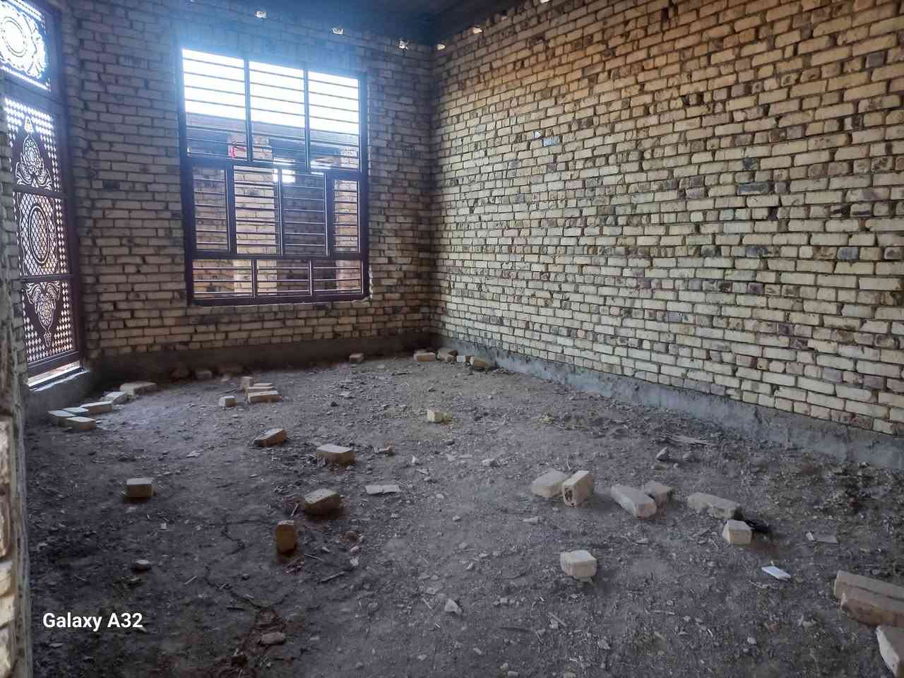 السلام عليكم 
بيت طابو صرف للبيع
حي اور الاولى قرب الجسر الاخضر
المساحه ٢٥٠
هيكل كامل كونكرت مسلح اساس وسقف
بيع او مراوس بقطعه حسب الاتفاق
للاستفسار الاتصال

***********
