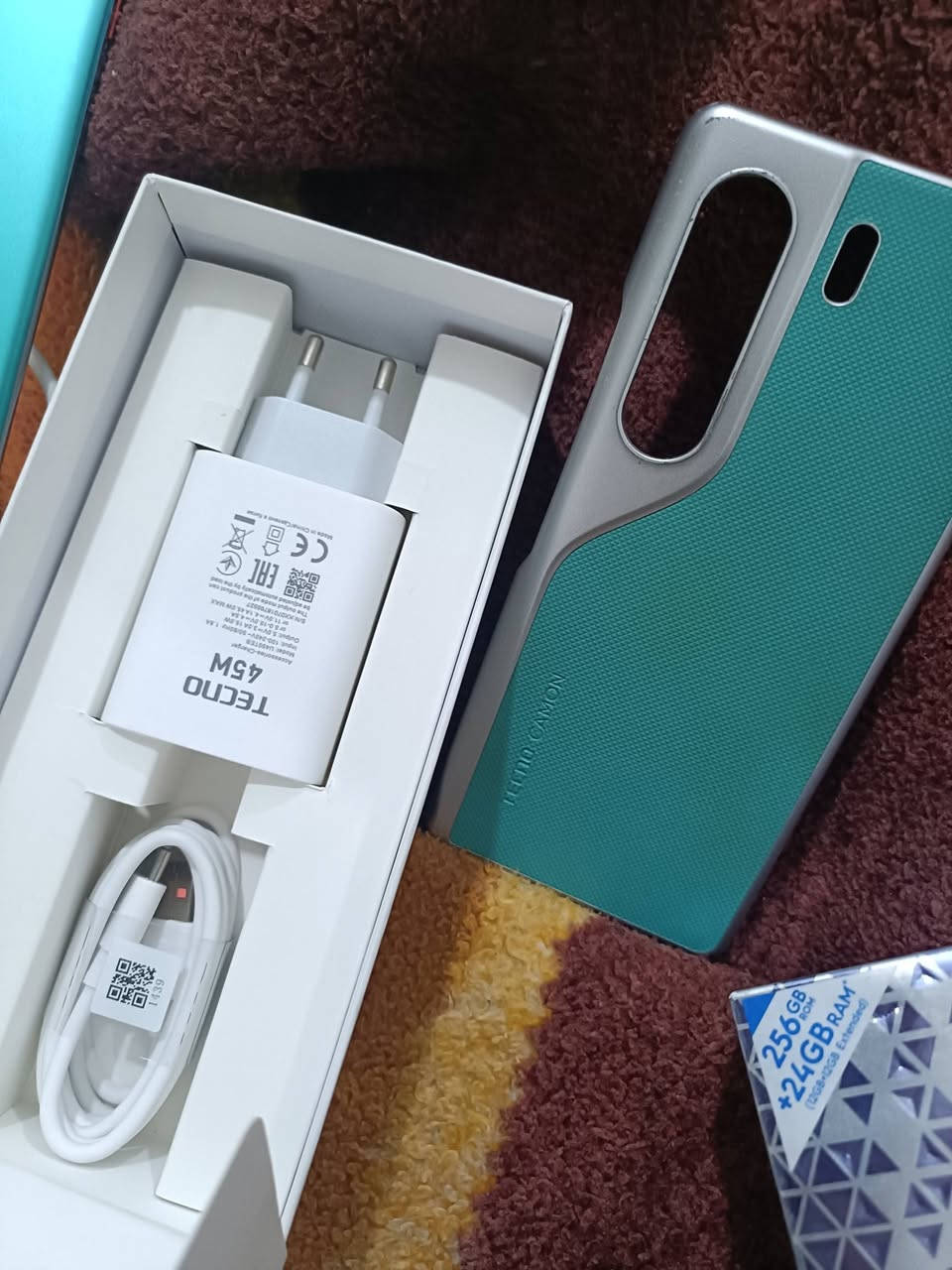 كامون 40 برو 5G
ذاكره 256.. رام 12
نظيف لدرجه الجديد 
ملحقات كاملة 
قفل 245 شامل توصيل
سعر #ثابت بدون عملة 
رد #خاص فقط او واتس ***********
بيع فقط
