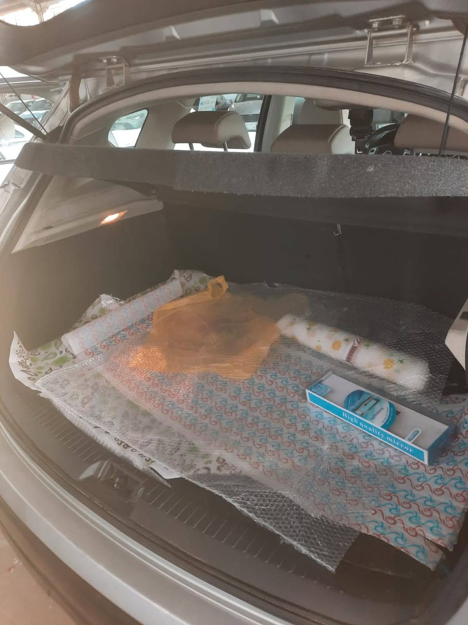 نسيان قاشقاي اخت الروج مديل 12 اربيل رقم انكليزي باسمي شرط التحويل
بانوراما
كاميرا خلفي 
حساسات خلفية
بصمات ابواب
كير مكينه شرط
حدادية كاملة
السيارة كلين ماعدا شخط بالجاملغ الايسر
الاتصال *********** سامراء, صلاح الدين
