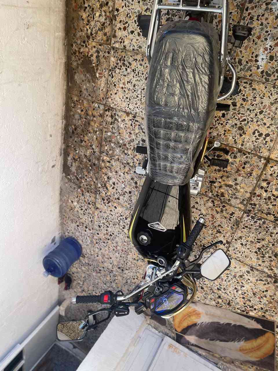 دراجة سيفان SVANIY
5 گير 
دراجة زيرو ما ماشية هواي صارلي 9 ايام من اشتريتها 
سبب البيع اريد اخذ مرقم 
الدراجة حيل نضيفة مكاتبة المعرض عندي 
المكان بغداد الشعب 
اي استفسار على هذا الرقم 
***********
