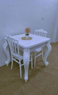 ميز وكراسي • طقم سفرة