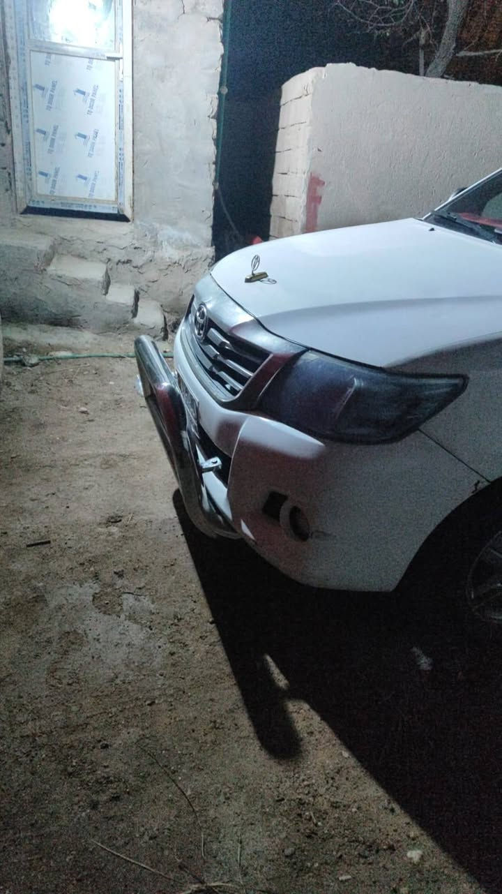 السلام عليكم تويوتا هايلوكس لبيع موديل2014   جديده
تحويل مباشر مشروع وطني مكفول مكينه وكير وشاصي كهربايات  تبريد ثلج 🥶شاصي 12 مكان السياره بصره سعر/175)وبيهه مجال  هاتف ***********
