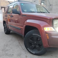 جيب ليبرتي موديل 8  تبريد ثلج تخم تاير جاهزه داخله نضيف بدون حادث بيهه...