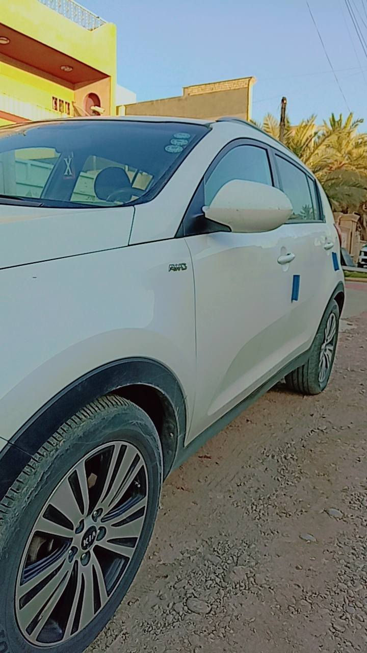 سبورتج 2016
رقم أربيل
فورويل
فول ماعدا البانوراما
كلشي مكفول
الضرر قطعتين والسونار موجود
للاستفسار *********** واتساب
