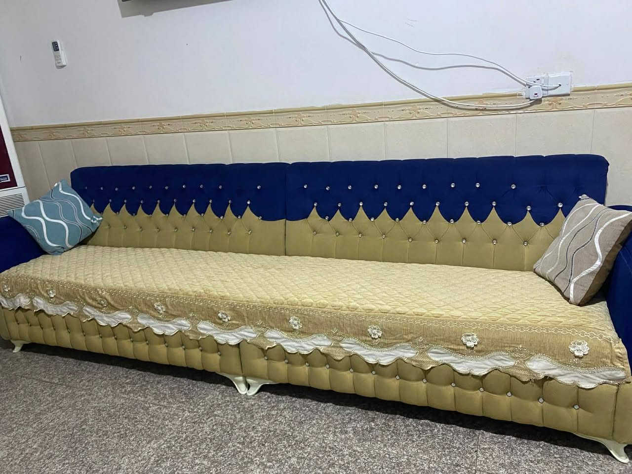 تخم تسكام بلوك اسود ب650
مكان حله قرب سيده شريفه 
اليعنده غراض او غرف نوم انشرهن للبيع والي نسبه بسيطه يتفضل خاص


**إذا كنت صاحب هذا الإعلان وتريد حذفه لأي سبب، رجاءا أرسل رسالة إلى الدعم الفني**