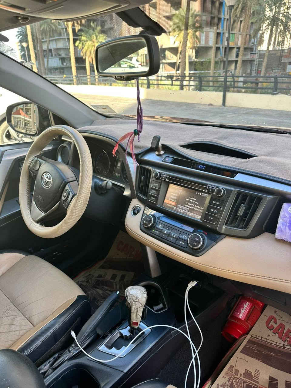 تيوتا راف فور ١٨ خليجي وكالة ساز
 بنزين دفع رباعي فول مواصفات
 السيارة نظيفة ومابيها اي نقص للاستفسار ***********
