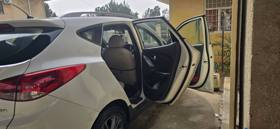 توكسان2011 فول مواصفات بنورامة عدى البصمة محدثة 2015
رقم بغداد باسمي السيارة جاهزة ما ناقصها اي شي السعر 142. مكان السيارة ديالى ***********
