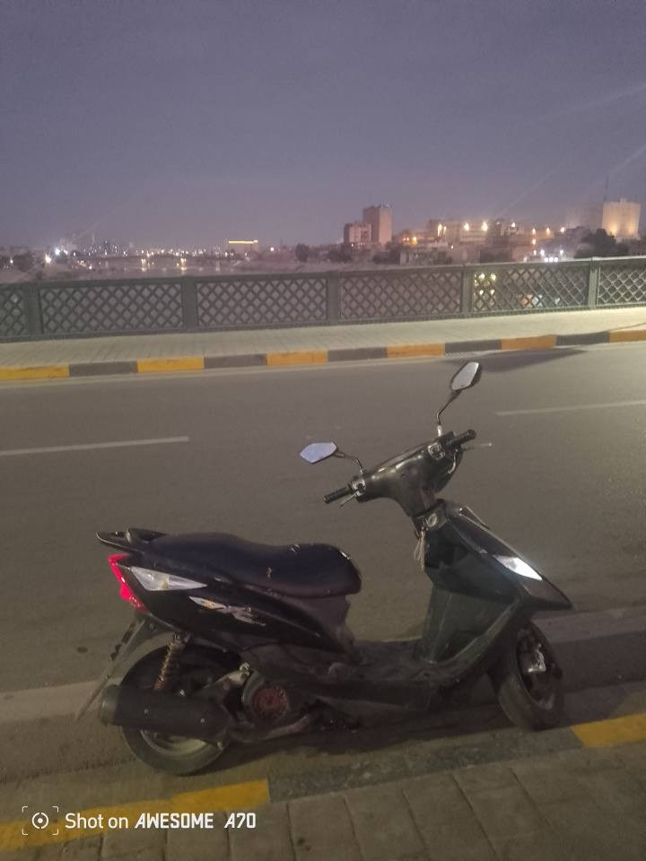 ثعلب للبيع الدراجة نكرة سلف وهندر ماشالله بل مشي بس بيها صوت فيلس أريدهة 400وبيهة مجال المكان بغداد الدولعي ***********واتساب وشريحه
