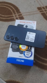 سبارك ٤٠ برو • ٢٥٦ جيجا • شاشة ١٤٤ هرتز