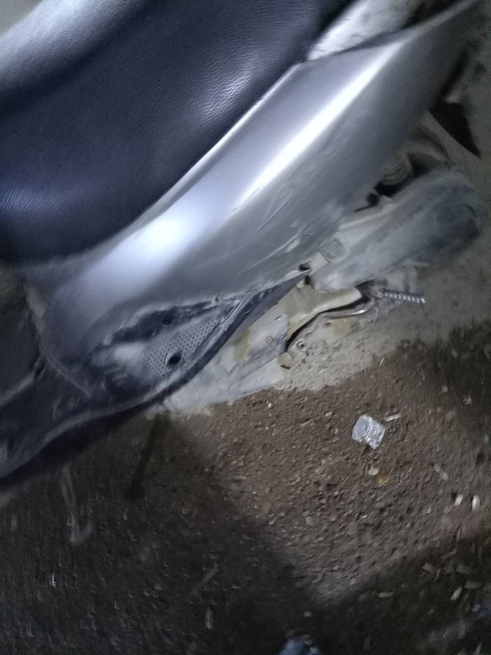 سلام عليكم متاح دراجه بريز ياباني سرعه 140 سلف وهندر الكهربايت شغاله المكينه ناعمه ممفتوحه شلعه ومعدل قفل ستيرن قفل جنطه أوراق كامله سعر ٢٠٠ المكان مدينة الصدر رقم الهاتف ***********
