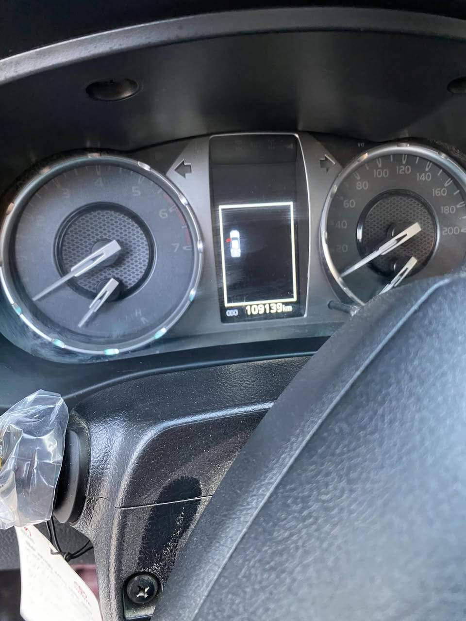 السلام عليكم 
  تيوتا هايلوكس 
 موديل 2021
رقم أربيل دولي 
فول مواصفات اوتو 
اشاير مري 
مري شفط 
يدات نيكل بلادي 
كير اتو 
ماشيه 109 حقيقي 
شاشه كأمره
حساسات 
هيترات بل كراسي  
أربع جام اوتو 
دواسات 
نضام ايكو 
تبريد ثلج قطعتين تبريد
محركه 2700 شرط ممدوده على سبانه 
داخل صاج 
ارضيه مدوشمه جلد 
 
🩸سياره مال جنايه جديده لوك عل وضع شركه 

صلاح الدين بيجي 

***********

0772155888
