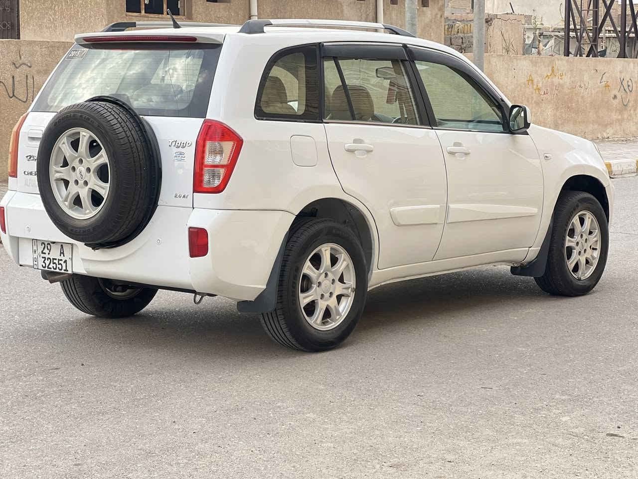 تيكو 2015 رقم واسط بسمي
فتحة جلد كشافات داخل عسلي كير مكينة حدادية تبريد 
مكفولات وتخم تاير جديد كير ميكانيكي مكينة 2000 
جاهزة وبديهة حلو بيهة فقط جاملغ صبغ ومكان دواير
سونار موجود بالصور 

السعر 68 وبيهة مجال مكاني واسط 
***********
***********
