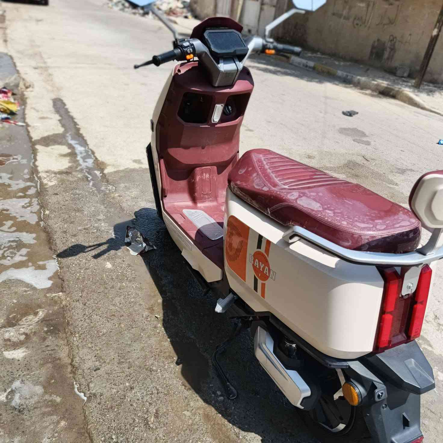 سلام عليكم عندي دراجه للبيع نضيفه كلش سعر ٩٠٠ وبيها مجال /***********/
