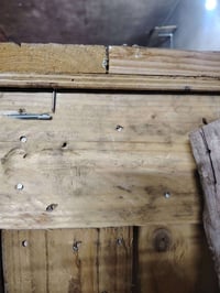 السلام وعليكم مكلف بل نشر يوجد قفص خشب للبيع ثقيل الطول أربع متار العر...