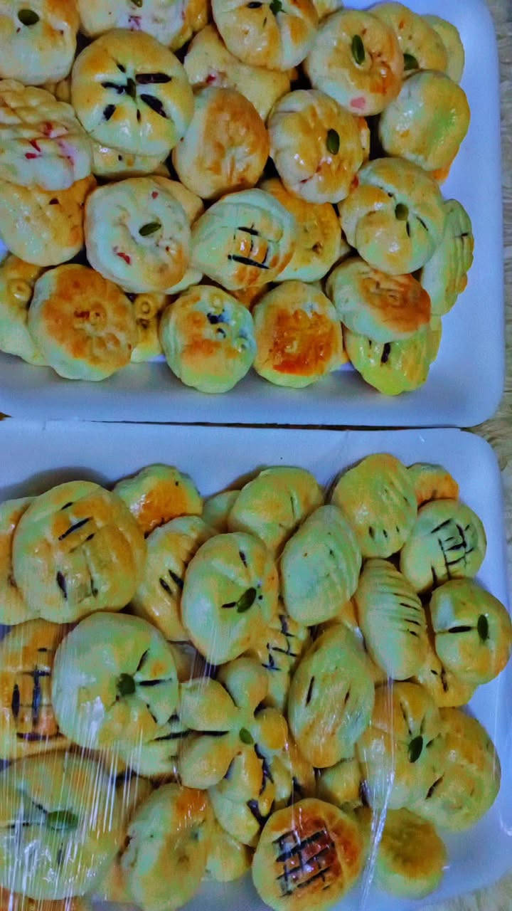 كل عام وأنتم بخير، وعيد أضحى مبارك
العيد يحلى بوجود الأحباب، والسفرة تطيب بجمعتكم الجميلة.
رائحة الكليجة والقهوة بالعيد تحكي أجمل حكايات الفرح.
أضحى مبارك، جعله الله عيد خير وبركة ورزق واسع عليكم.

عيدكم سعادة، وموائدكم عامرة بالخير والهنا.
اللهم اجعل هذا العيد فرحة لا تزول
عيد أضحى مبارك، أيامكم أفراح وقلوبكم مطمئنة دائمًا.
 وكل عيد وأنتم بألف خير.

🩷🩷🩷نفتح الحجز على كليجه العيد الكيلو ب6 الاف دينار  مشكل حلقوم #تمر #سمسم #لبغراش 
جوز 🌰  بالإضافة الى كيك جاي متوفر وايضا جرك حار ويتوفر توصيل داخل الحمزه الغربي والهاشميه والمناطق المحيطة بها اهلا وسهلا بكم بالمطبخ الأصيل


**إذا كنت صاحب هذا الإعلان وتريد حذفه لأي سبب، رجاءا أرسل رسالة إلى الدعم الفني**