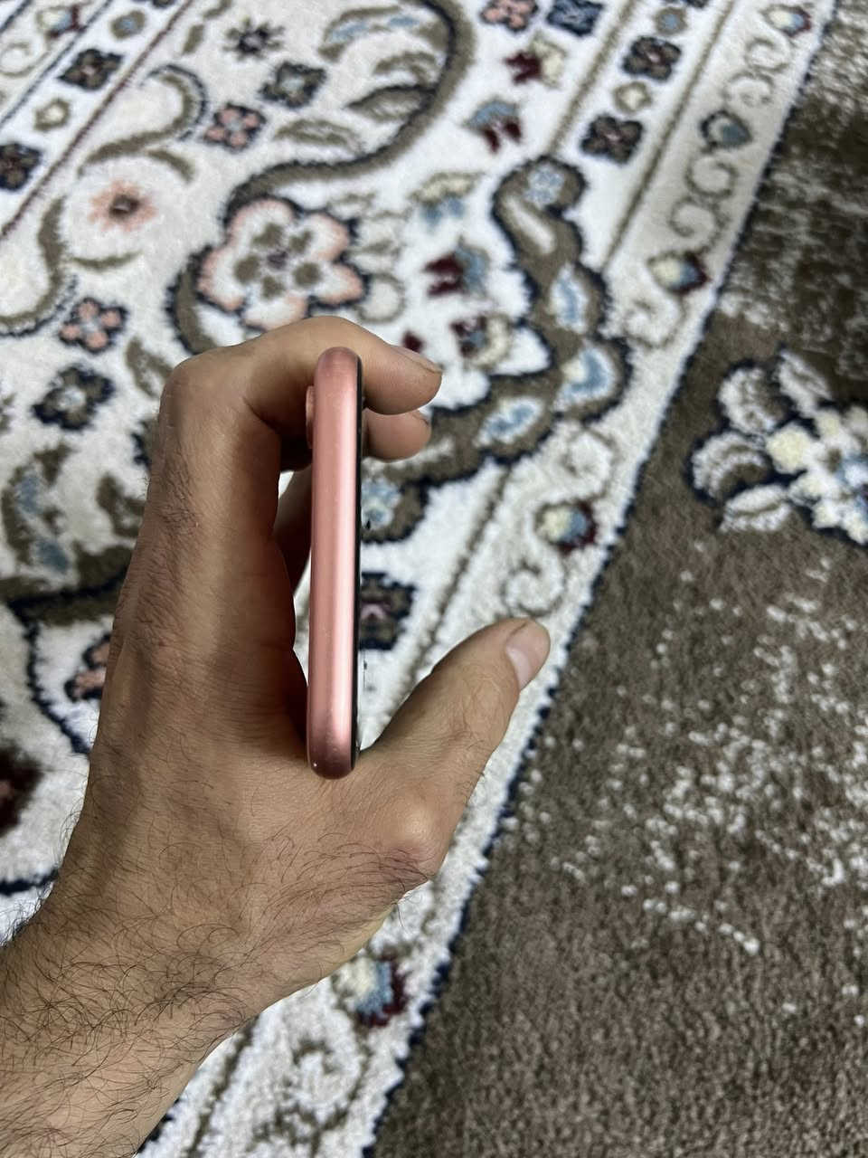 سلام عليكم ايفون اكس ار جهاز بلادي من كل نواحي بطاريه80حقيقي نضافه 90‎%‎ ذاكره64 سعر 200   رقم ***********
