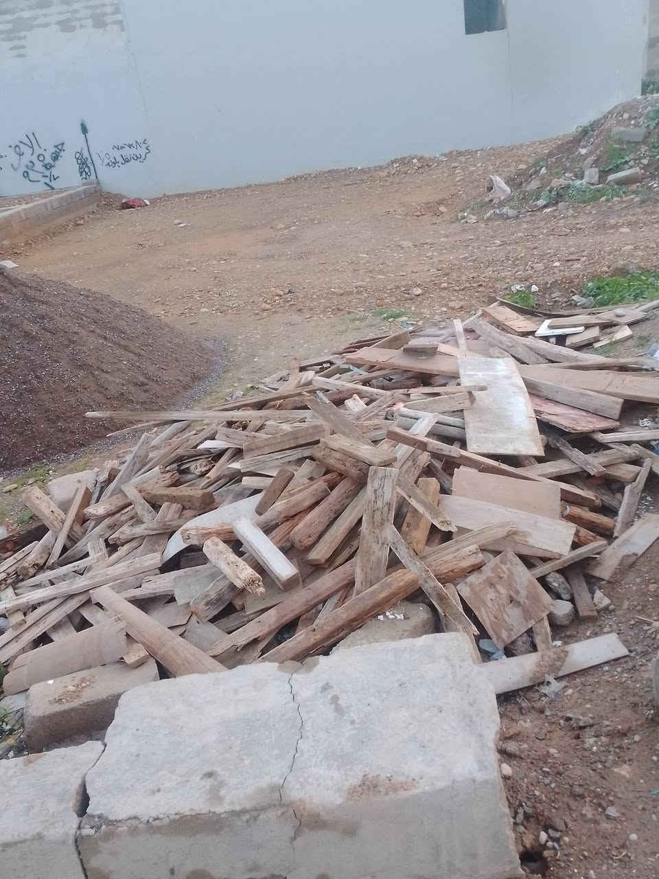 ‏‪***********‬‏السلام عليكم يوجد خشب نجاره للبيع التفاصيل خاص تحياتي👍 ابوحديد
