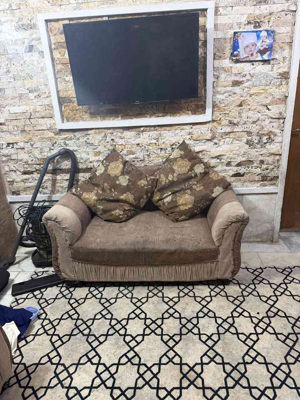 تخم قنفاة نظيف ومريح يتكون من 6 مقاعد، متوفر بسعر مناسب جداً (150 ألف دينار) في منطقة الشعب. الخيار المثالي لمن يبحث عن الأناقة والراحة بسعر اقتصادي، سارع بالحجز قبل نفاذ الفرصة.


**إذا كنت صاحب هذا الإعلان وتريد حذفه لأي سبب، رجاءا أرسل رسالة إلى الدعم الفني**