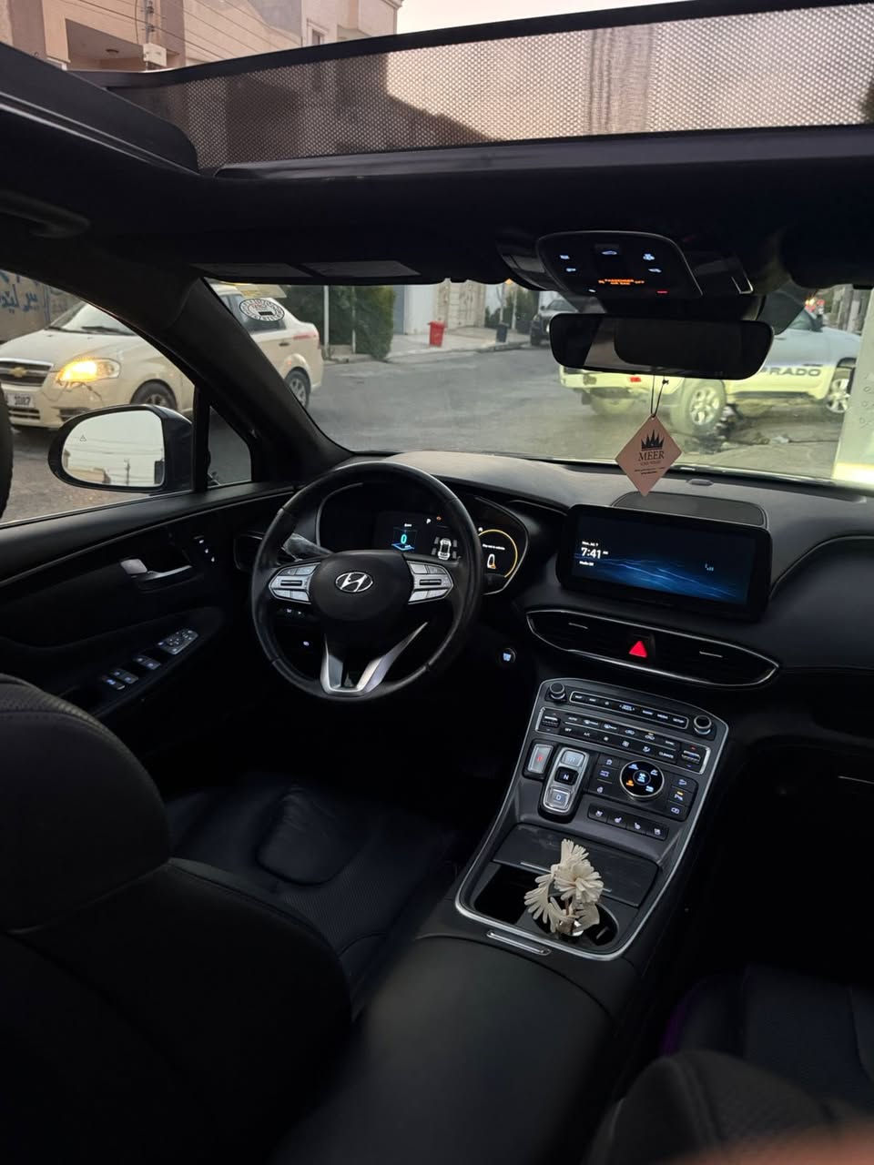 � فرصة مميزة – للبيع هيونداي سنتافي 2023 فل كامل 🚨

للبيع سيارة هيونداي سنتافي موديل 2023 فل كامل (أعلى فئة) بحالة ممتازة جداً مثل الوكالة، استخدام نظيف جداً وما تحتاج أي صرف.

✨ أهم المواصفات:
🔹 فتحة سقف بانوراما
🔹 كاميرات 360 درجة
🔹 حساسات أمامية وخلفية
🔹 شاشة كبيرة + نظام ملاحة
🔹 تشغيل بصمة + تشغيل عن بعد
🔹 مقاعد جلد كهربائية
🔹 تبريد وتدفئة للمقاعد
🔹 أنظمة أمان حديثة ومساعدة السائق
🔹 إنارة LED كاملة
🔹نظام باركينغ 
🚗 السيارة نظيفة جداً وجاهزة للفحص لأي شخص جاد بالشراء.

📍 الموقع: أربيل
💰 السعر: 255قابل للتفاوض للجادين

📩 للتواصل خاص أو واتساب.***********

⚡ ملاحظة: السيارة نادرة بهالمواصفات وحالتها ممتاز
