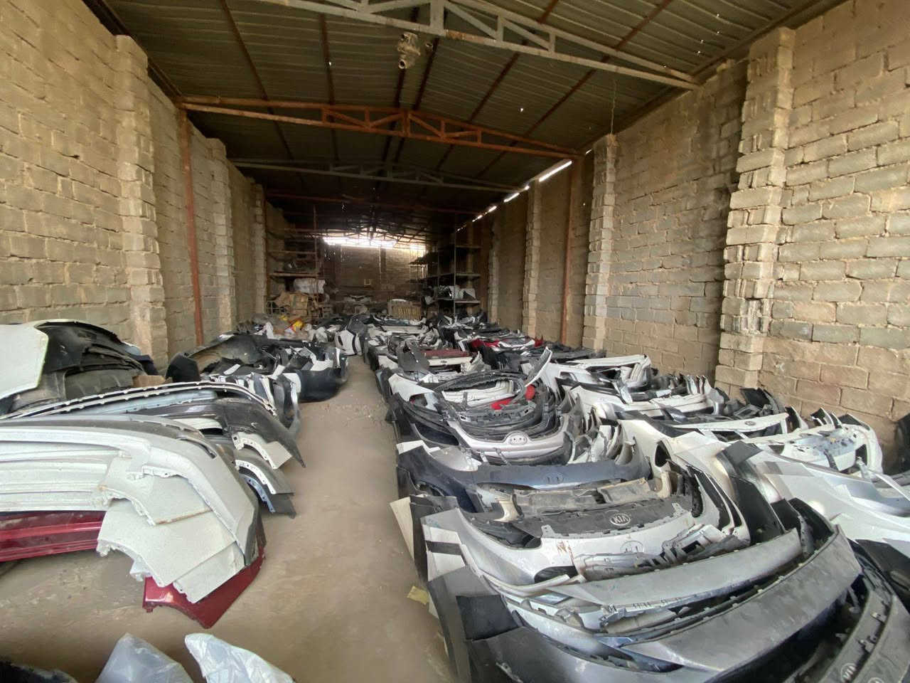 من رخصة الادمن تفصيخ سيارات كوري ياباني الحي الصناعي قرب الرايه محلات الملك ***********.
