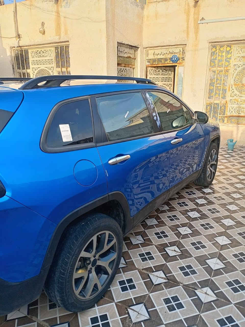 جيب بزوني 2017
محرك 2400
كامل مواصفات حداديه دواخل شاشه
سعر 120
مكانه الشطره
***********
