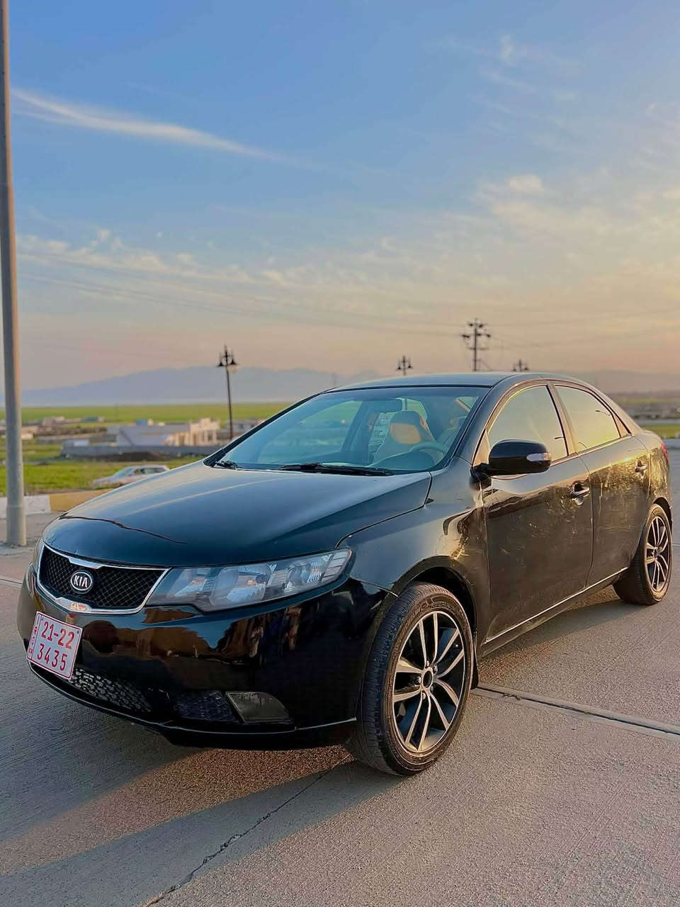 کیا سیراتۆ ٢٠١٠
ساخ ساخ بدون رقم 
گێرو مەکینەو تەبرید بەشەرتە
دەعم و لێدراوی بەشەرتە ماڵی دۆستە
ویل کرۆم و جام کارەبا و گزۆز بچوک شاسە ئایپاد
بۆیاخ سێ چوار پارچە بۆیاخە بە حیزام دەفرۆشم
سەقفی وەک شوشەیە
نرخی ٥٠ گەڵا و مجال
شوێن رانیە
*********** رانية, السليمانية
