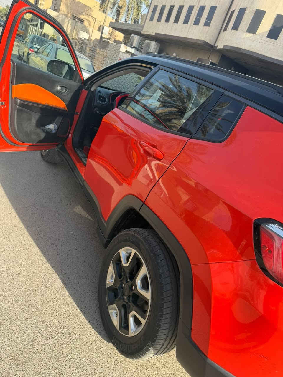 سلام عليكم للبيع جيب كومباس 2018  

سياره فول مواصفات واحد على واحد 
بنوراما بصمه كراسي كهربائية كشنات جلد يعني مواصفات فول فول
رقم بغداد الدولي 

سياره حادثه حلو شي بسيط
بدون تبديل وبدون صبغ غراضها كله موجوده اب امريكا يعني سياره ليبل واحد

سياره تو كلر لونيين 
اسود وبرتقالي 

مكان بغداد الزعفرانيه 
للاستفسار ***********
