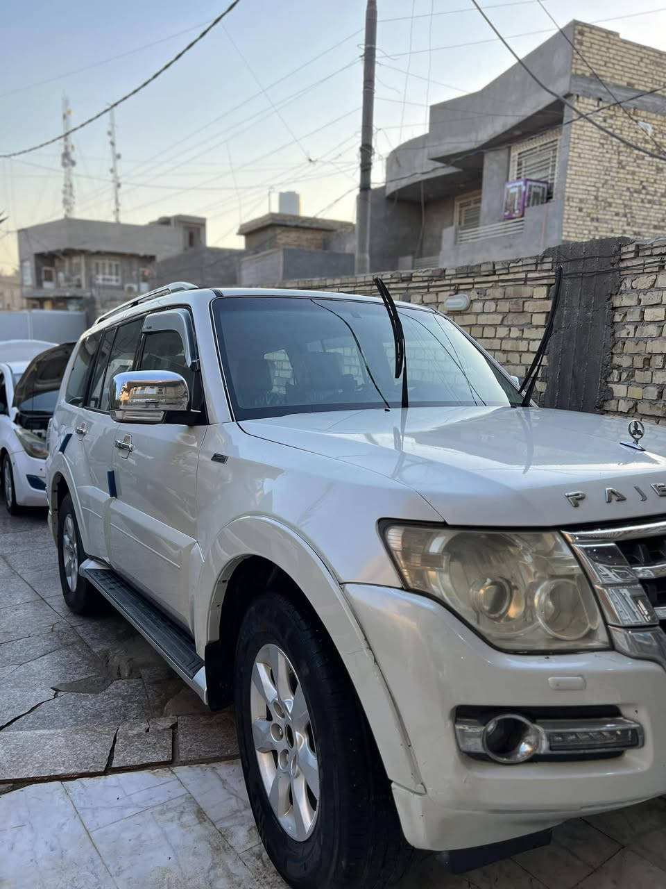 السلام عليكم 
باجيرو ٢٠١٠ للبيع او المراوس السياره فول مواصفات حبتو جاهزه من كلشي رقم بغداد السياره بيهه الجاملغ الامامي معدل على البارد مكانهه بكربلاء _ طويريج الشراي يتصل بيه ويدلل 
***********
