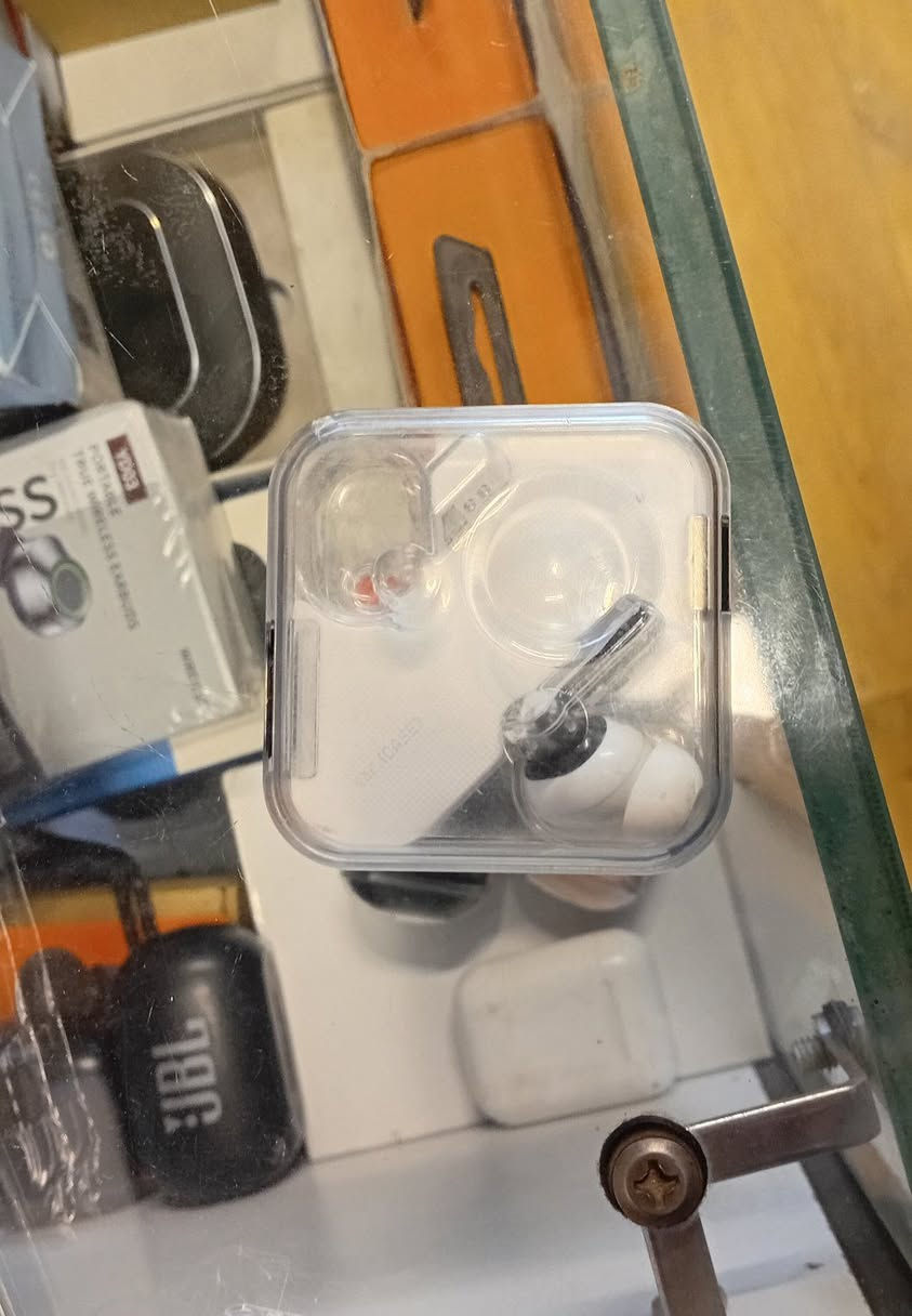 السلام عليكم 

سماعه ماركة (1) NOTHING ear

تك يسره فقط اليمنه ضايع

السماعة الها تطببق خاص بيها

السعر ٣٠


**إذا كنت صاحب هذا الإعلان وتريد حذفه لأي سبب، رجاءا أرسل رسالة إلى الدعم الفني**