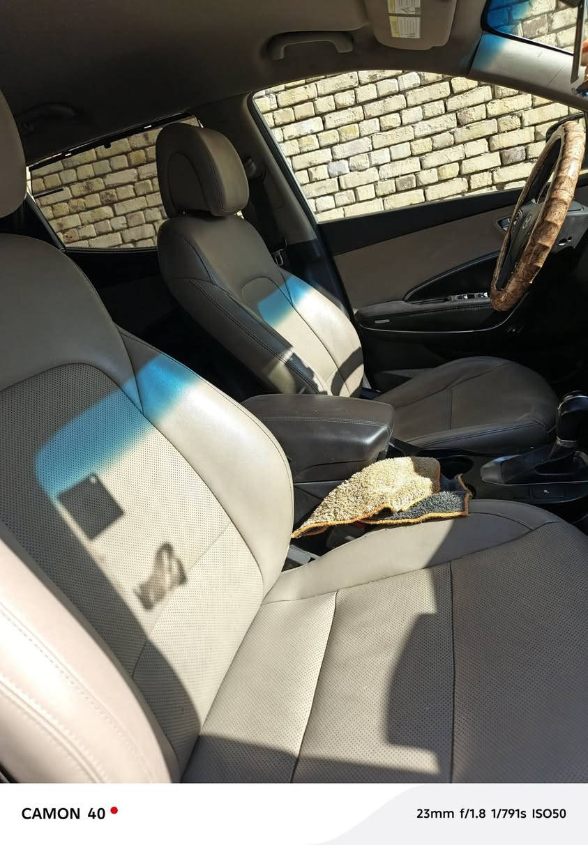 السلام عليكم
سنتافي للبيع 2018 رقم واسط 

وارد أمريكي حادثها بس بنيد مصلح 

تدفئه تبريد 

كشنات كهرباء 

تدفئه كشنات
السعر ( ١٧٠ ) 

***********
