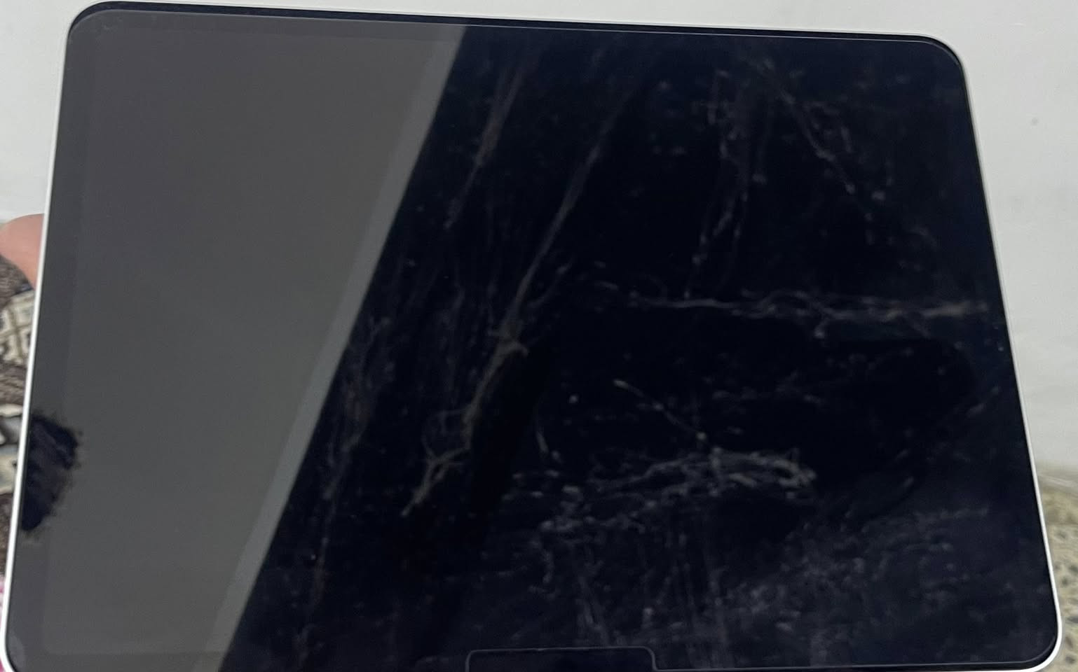 ايباد 11برو m2 ذاكرة 128 بطارية 87 للبيع الايباد نضيف 
ملحقاتة كارتونة لزكة كيبل  السعر 725،000 وبي مجال بسيط مكاني الكرادة داخل 

***********
