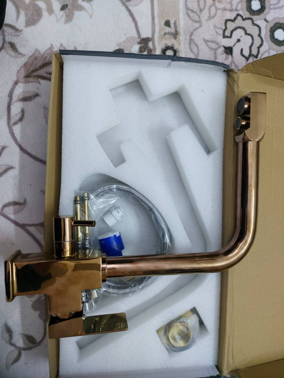 خلاط مطبخ حديث ثقيل ونحاس 100% اصلي 
اللون ذهبي
السعر 40الف شامل اجور التوصيل 
مكاني بغداد مشتل حي المعلمين 
***********
