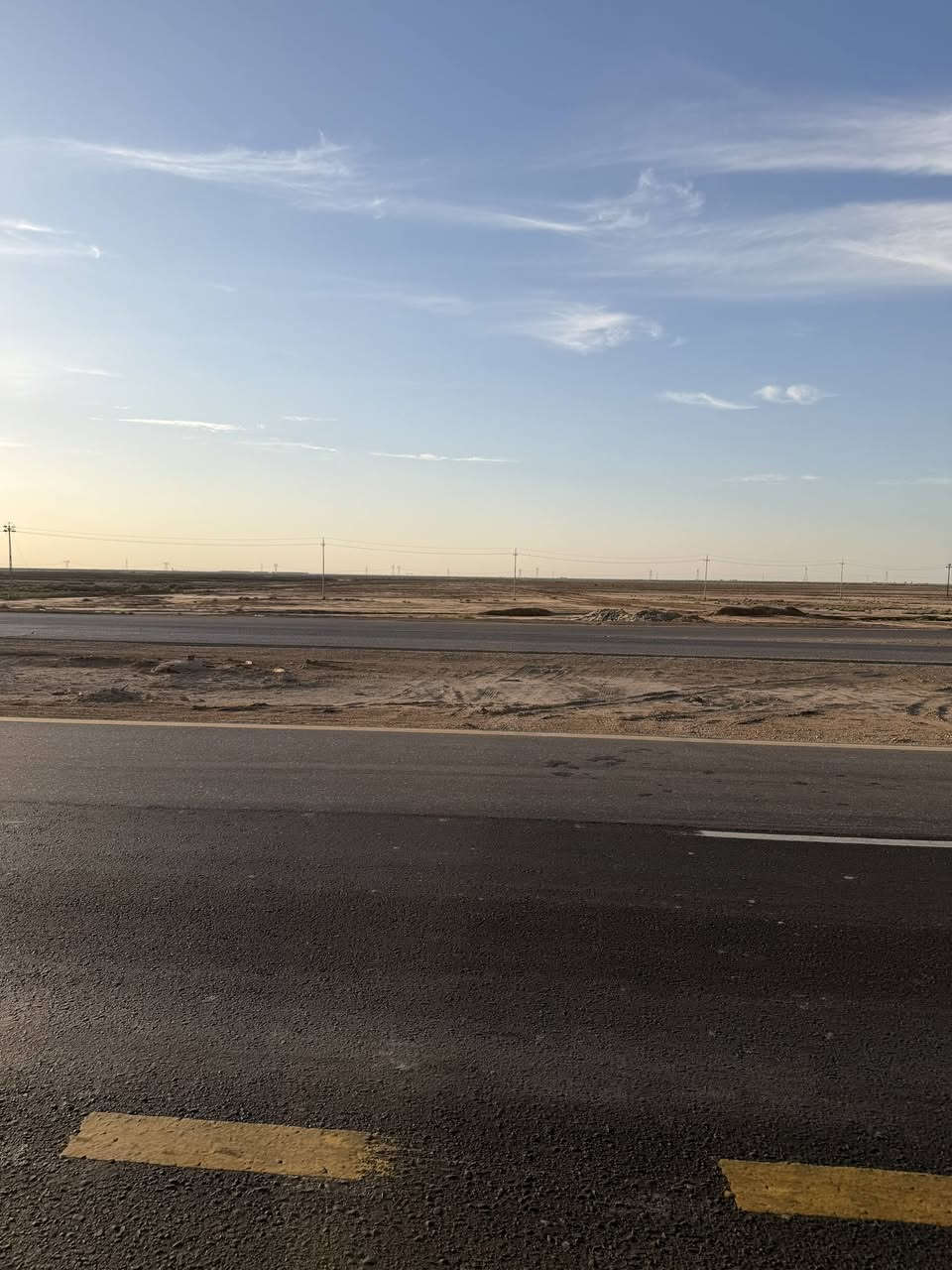 السلام عليكم يوجد دوانم سند 25 حق تصرف بسمي مداور أبو شطيب على طريق بغداد قرب جسر حوالي اكو على شارع العام سعر دونم 60 مليون بل ضهر سعر 40 تصال على رقم *********** واتساب تصال ***********
