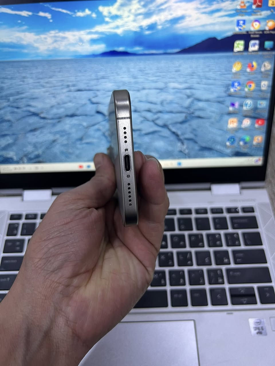 15 برو ماكس
ذاكره 256 
نموذج M تك سيم 
بطاريه 90 
شرط ما مفتوح 
حيل نظيف 
سعر الجهاز 970 
شراي خاص او اتصل 
*********** 
***********
