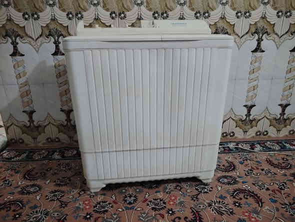 سلام عليكم ورحمة الله غساله هيتاشي جديده كلش شغاله بس التنشيف الماطور يشتغل بس ما تنشف رايدهه ب ٧٠ ***********
