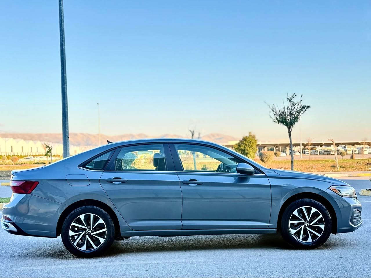 بسم الله الرحمان الرحيم
                                 VW jetta 2024  
مواصفات 
رادار .. كوشن هیتەر .. ئۆتۆماتیک ..
  نرخىی١٤٩وره قه 
سنوق بۆیاخە بە بێ ناو گرتن .. 
سەیارەکە لە سلێمانیە .. 
٢ مانگ کاتی لە گەڵە 
بۆ زانیاری زیاتر پەیوەندی بکە 
***********
***********
»«»«»«»«»«»«»«»«»«»«»«»««««««»«»««»
                فولكس فاگن جيتا ٢٠٢٤ 
المواصفات :- 
رادار جانبى :: رادار امامى :: اوتوماتك :: مود القيادة 
الشاشة المس ::: كاميرا 
السعر ::: ١٤٩ورقه 
بس صندوق صبغ بدون ارباك بدون دواخل 
مكان السيارة ::: السليمانية 
شهرين ويا رقم كاتى 
***********
*********** السليمانية, العراق
