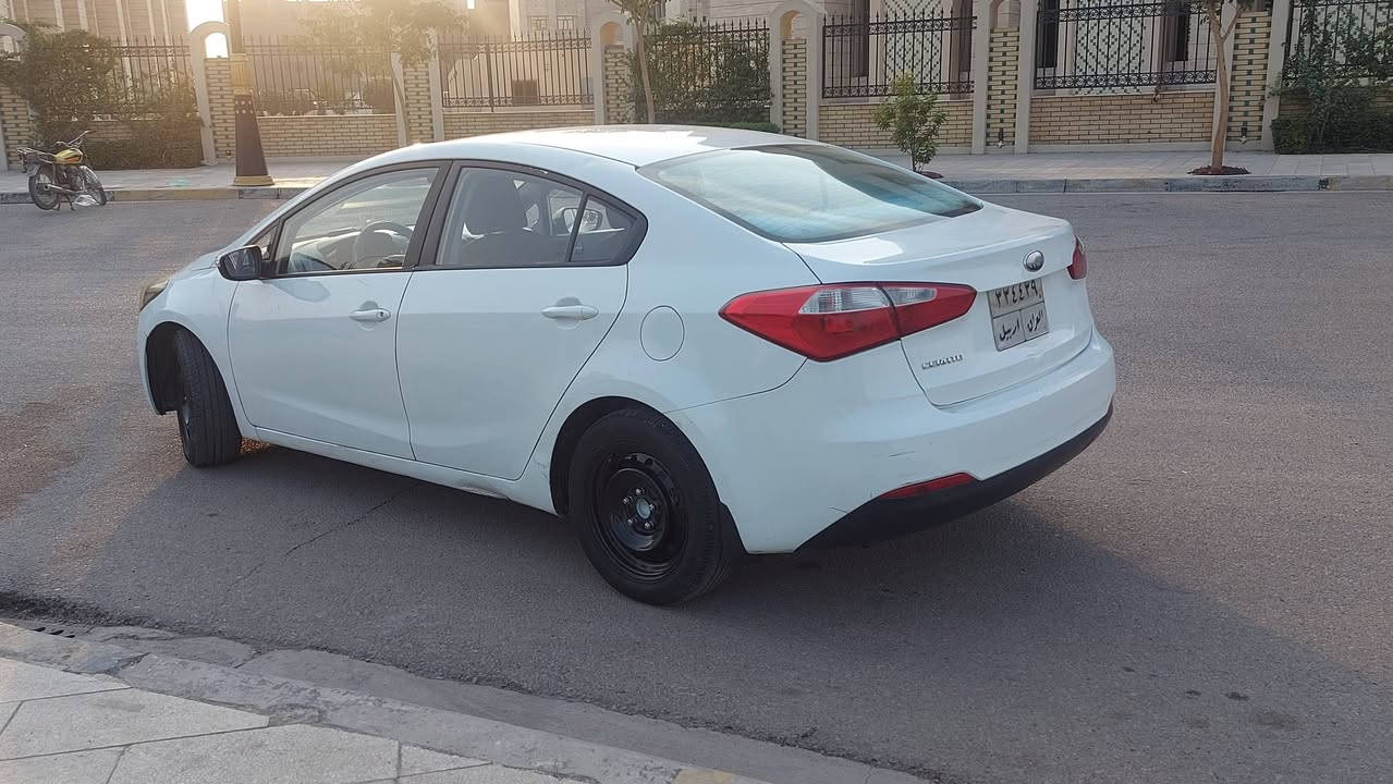 السلام عليكم سياره سيراتو موديل2014 خليجي اللون ابيض   رقم اربيل
مكينه 1600  السياره  حلوه مال جناي  بيه  صبغ بابين من جه السايق وجاملغ الامامي من جة الثانيه مصبوغ  تدفأه تبريد  تحكم استيرن  شاشه وكامره 
السعر104 بيه مجال
السياره خير من الله المكان كربلاء الحر   للتواصل هذا رقم صاحب السياره ***********
