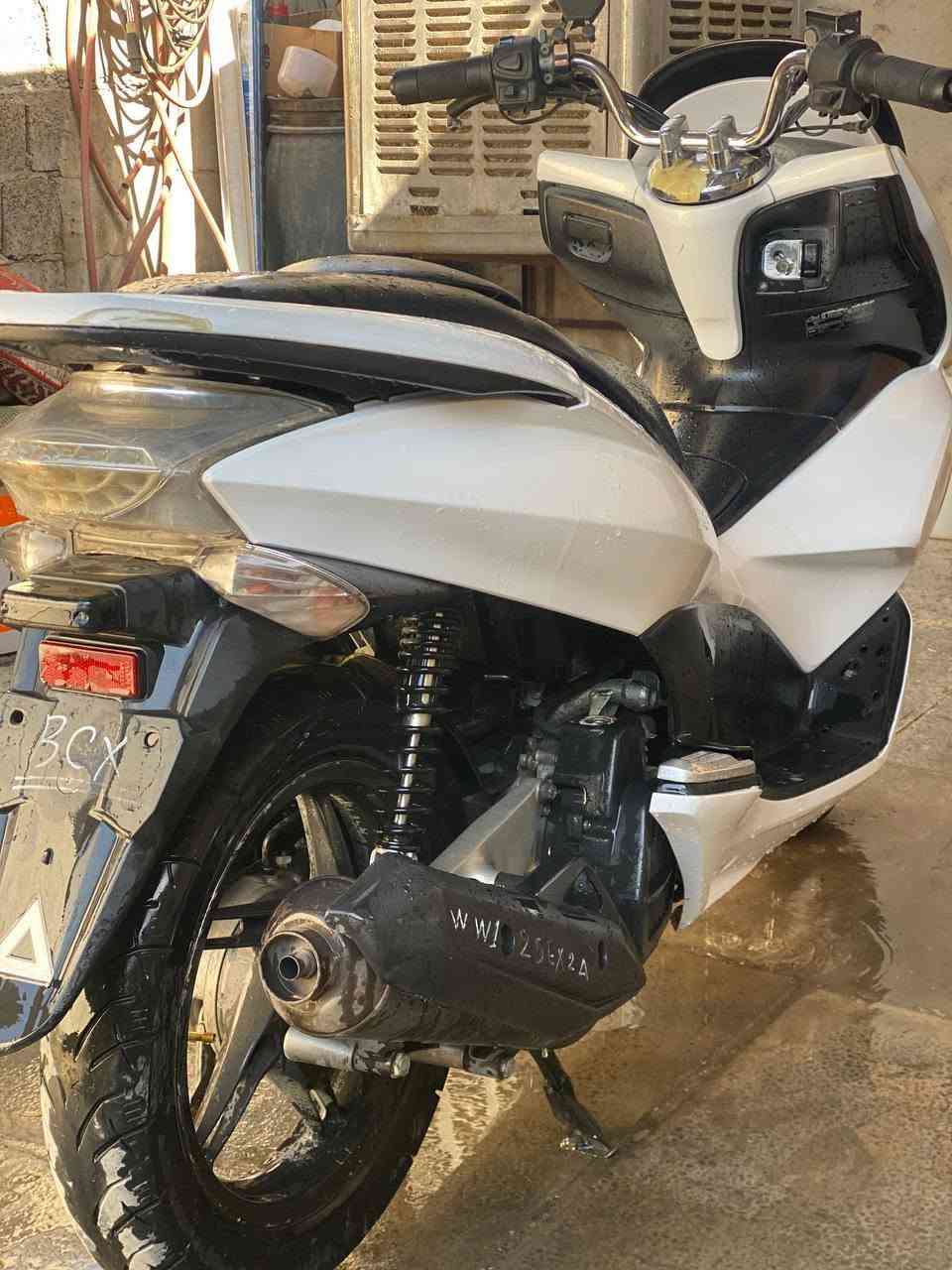 لسلام عليكم دراجة جيل لول نضيفة كاملة كلهة شغال اوراق كاملة لمكان لغزالية لسعر مليون لشراي يتصل ***********
