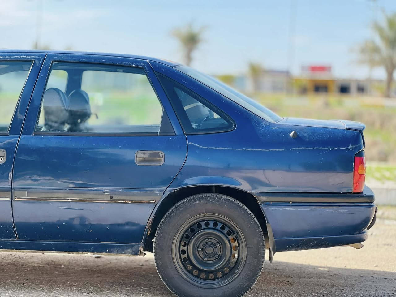 السلام عليكم
اوبل 1993محرك لاصرف ولابخار  رقم اربيل سنويه ل2030 لون نيلي سياره بعدها ع بلاد فتحه سقف جام كهربا لاتعمير  ولاصبغ 

رقم ***********
