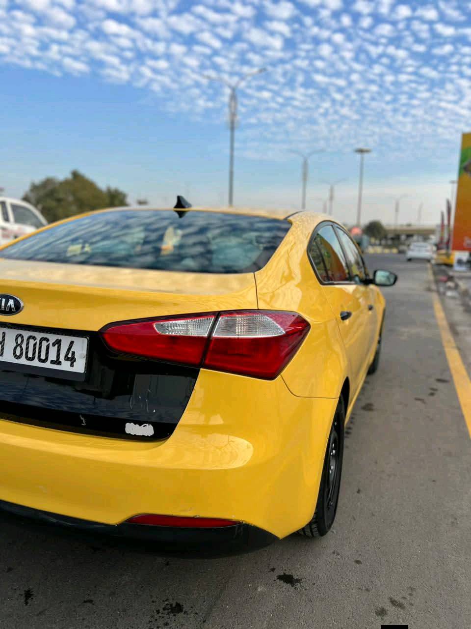 السلام عليكم كيا فورتي موديل 2016السياره أمريكيه حادث السياره جاملغ الامامي اليمن وباب وصور الحادث مرفقه بدون دواخل  بدون السعررر(١١٠) ***********السياره ما مشتغله تكسي اشاير بل مري تخم تاير جدد محرك١٨٠٠ دوش  كير ومحرك مكفولات تبريد وتدفئة شغالات تبريد ثلج ودسمه عامه  رقم الانگليزي بأسمي مشروع وطني ثاني يوم تحويل هزه جديده الشراي يتصل مكان سياره بغداد((صور الحادث مرفقه بالمنشور))