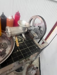 مثرامه للبيع جديده استعمال شهر  سعر 250  07902212720