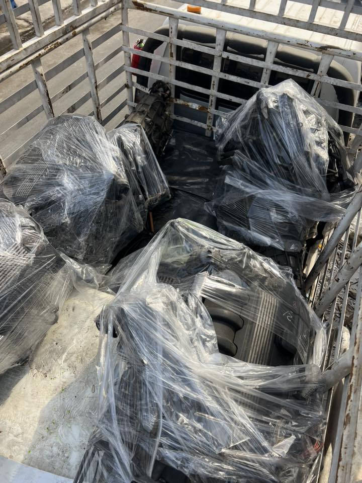 السلام عليكم تم بحمدالله وصل مكاين BMW  وارد 25/28/20 كامل مع التفرعات عدد 11 للبيع بلجمله فقط 
للاستفسار 
***********
***********
