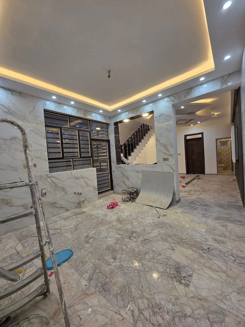 #حمورابـي_لـــوساطة_الــعقار🌹
دار للبيع مساحة 150متر 
الموقع حي الجهاد الضباط 💯
قرب الأربع شوارع قرب جامع محمد رسول الله
قريب جدا من الشارع العام.
بناء حديث 2025  ديكورات درجة أولى 🏛️
يحتوي على 4 غرف نوم 
حمامات عدد 3 

للاستفسار الاتصال *********** يوجد واتساب 📞
