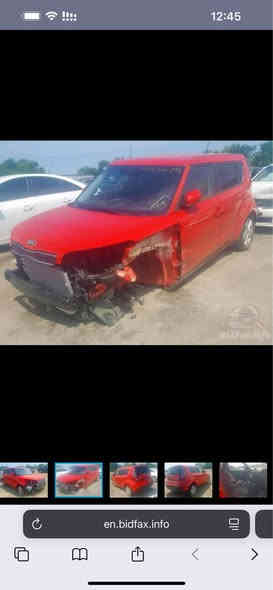 السلام عليكم كيا سول 2019 وارد امريكي بيه صبغ فقط باب السايق ماشيه 57 الف محرك 1600 مكان السياره المنصور *********** السعر 130 وبيه مجال Colombo
