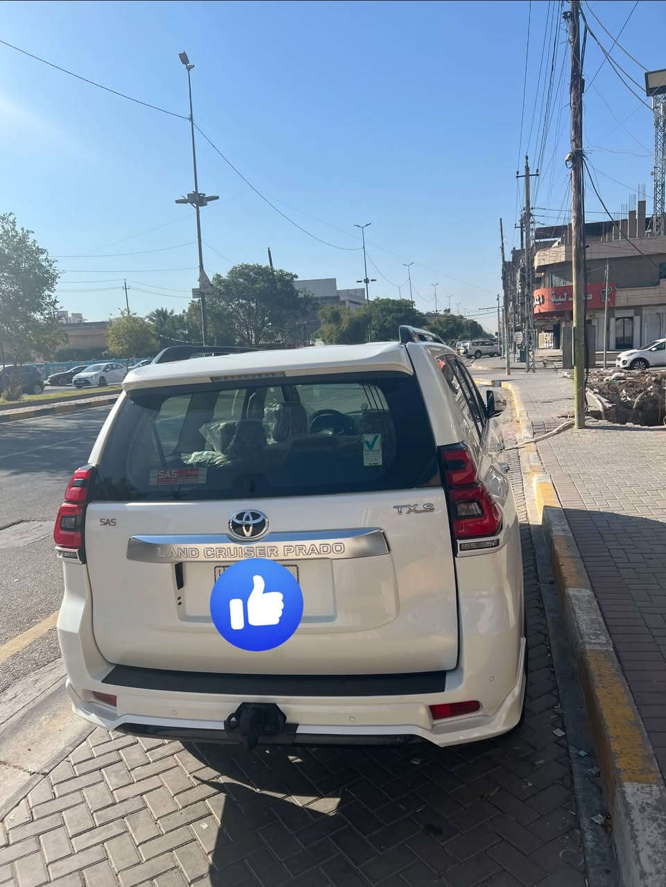 السلام عليكم
تيوتا برادو 2022 ساز Txs اعلى فئه فول 6سلندر 
السياره مكفوله عدى بارد خفيف جاملغ جه السايق 
ماشيه 59 الف جديده بحاله الوكاله 
السعر 425  يعني أربع دفاتر وخمسه وعرين ورقه 
مكان السياره بغداد للاستفسار ***********
