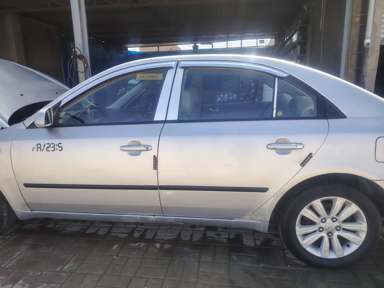 السلام عليكم سوناته موديل ٧ للبيع ادوات كصه تبريد مكينه كير حداديه جاهزه السياره للبيع او مرواس *********** السعر ٤٢ اوبيه مجال بسيط
